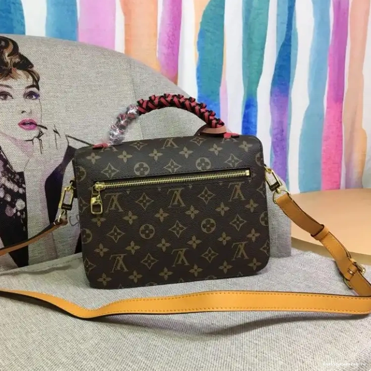 Fashionrep Bags 19B570297 LV 0617